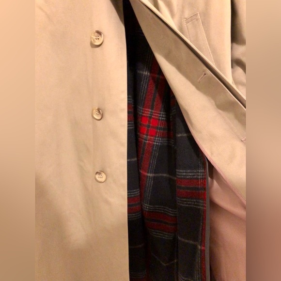 Vintage Oakton Trenchcoat - Picture 2 of 4